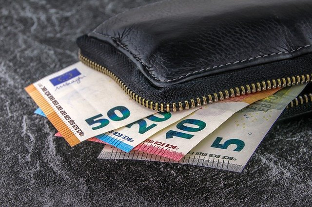 200331_pixabay-money-3918183_640