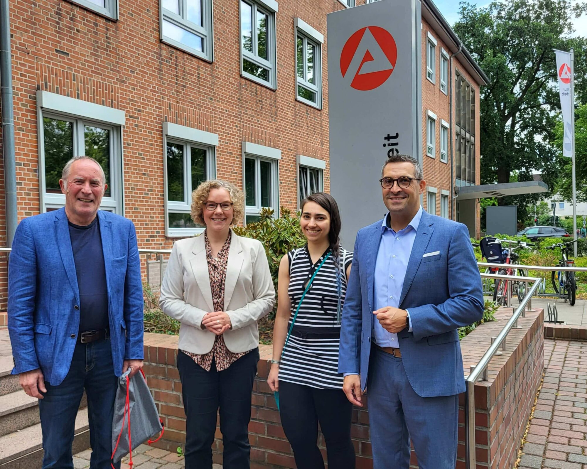 Ingo Götz, Dr. Julia Verlinden, Larissa Stumpe und Sven Rodewald (v.l.n.r.) im Gespräch über die regionale Arbeitsmarktentwicklung