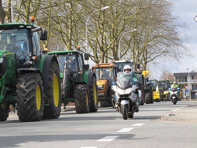 200131_pixabay_tractors-1329972