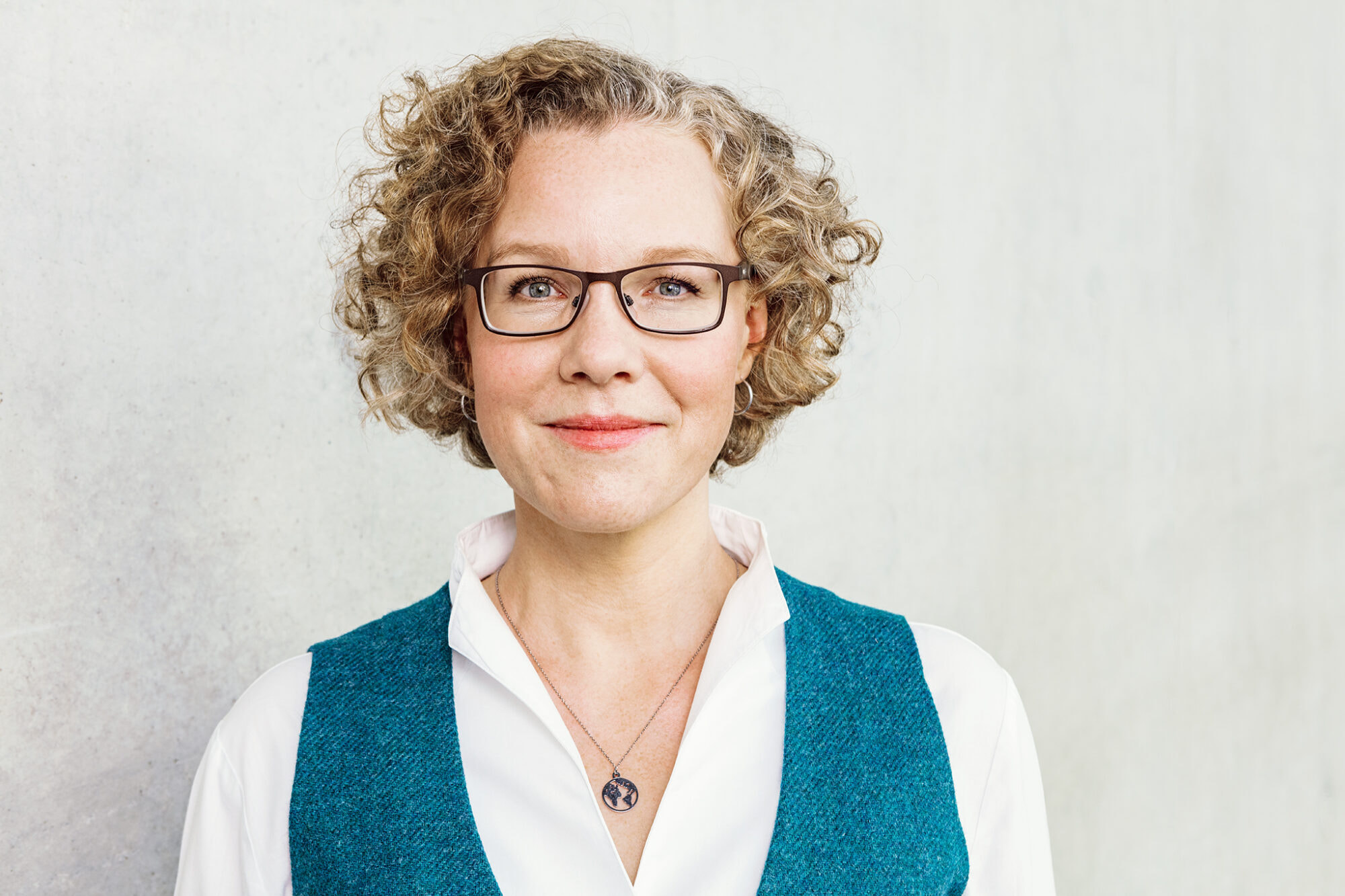 Julia Verlinden im Portrait