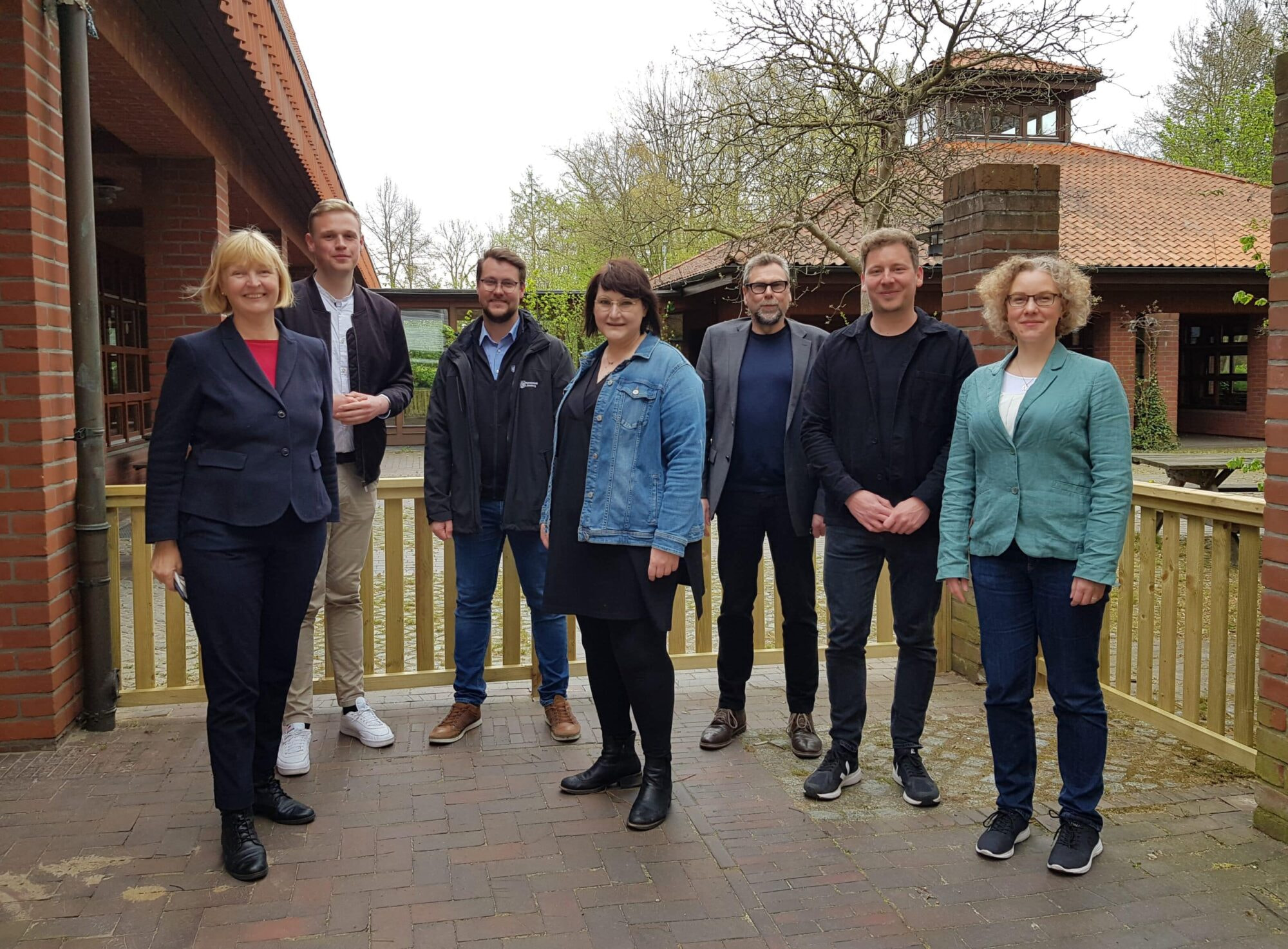 20220422_Besuch_Rotes_Feld_Gefluechtetenunterkunft_breit-scaled