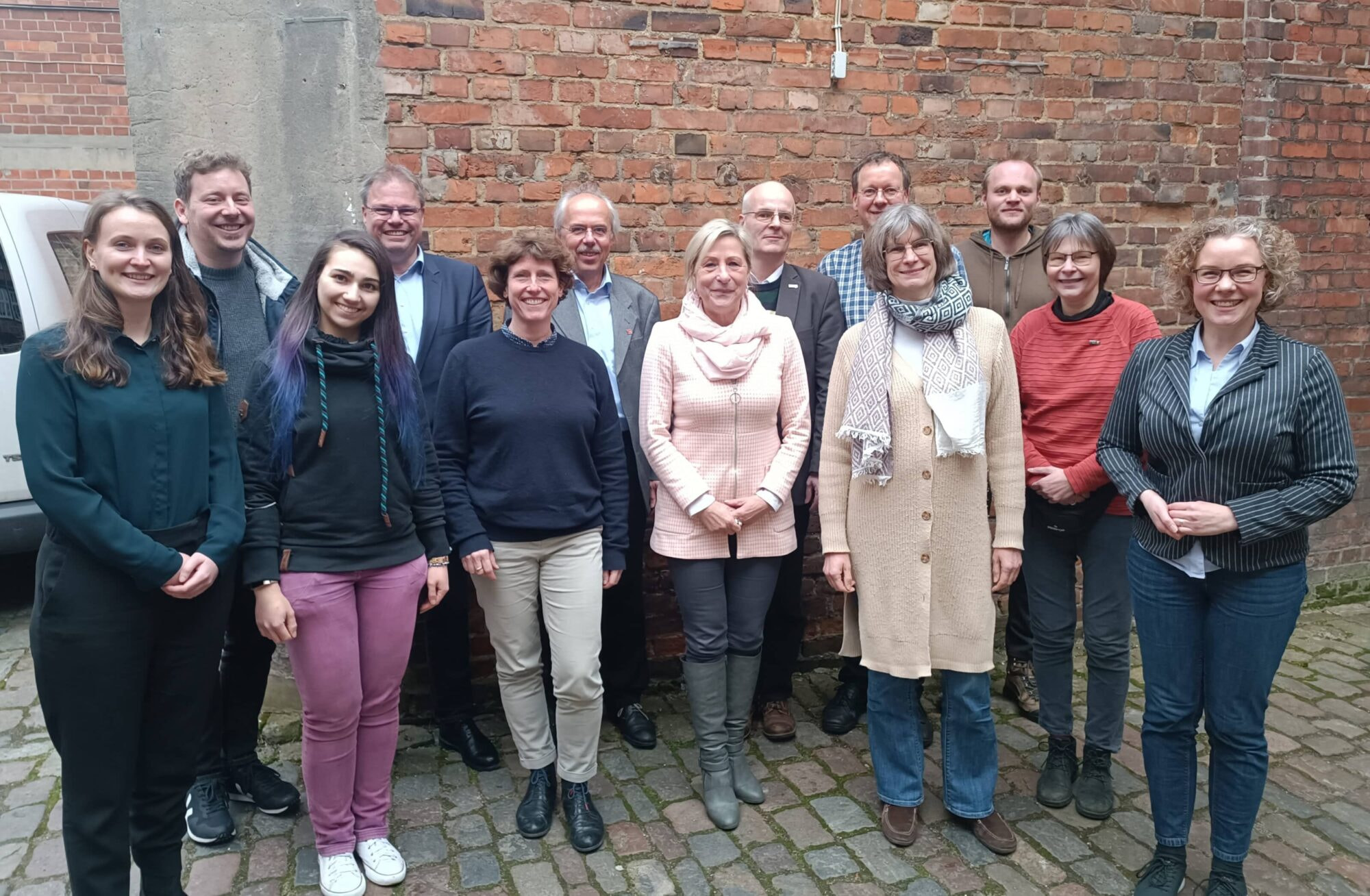 Julia-Verlinden_Treffen-Bahnstrecke-LG-DAN_171209-scaled